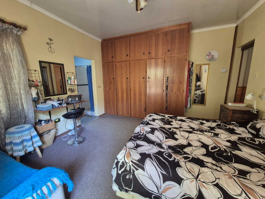 4 Bedroom Property for Sale in Langenhovenpark Free State